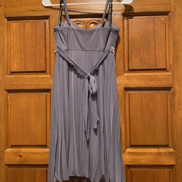 Cocktail length gray sundress - Picture 4 of 6